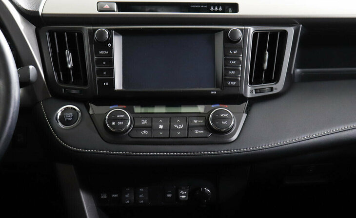 Toyota RAV4 - Фото 8