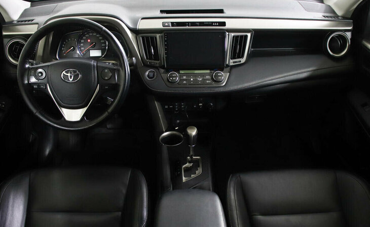 Toyota RAV4 - Фото 5