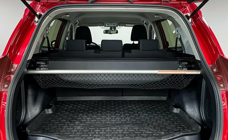 Toyota RAV4 - Фото 11