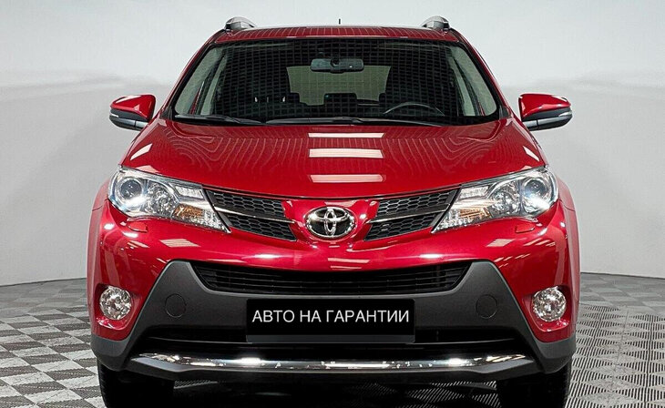 Toyota RAV4 - Фото 1