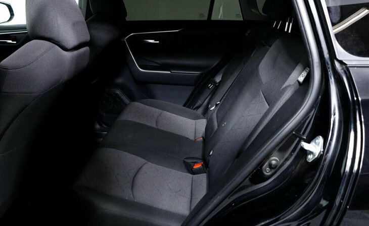 Toyota RAV4 - Фото 9