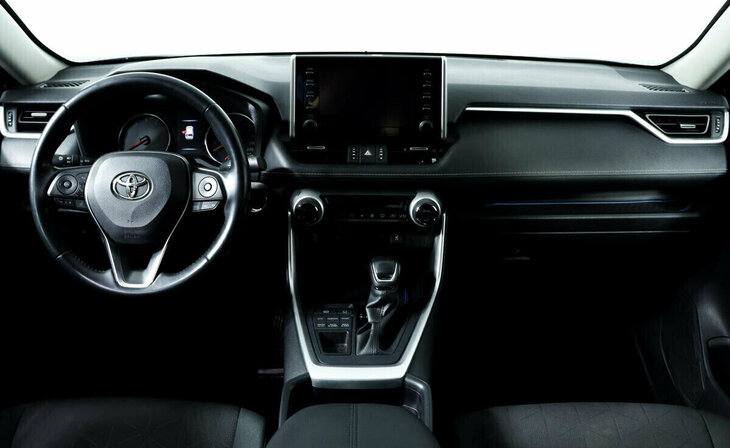 Toyota RAV4 - Фото 6