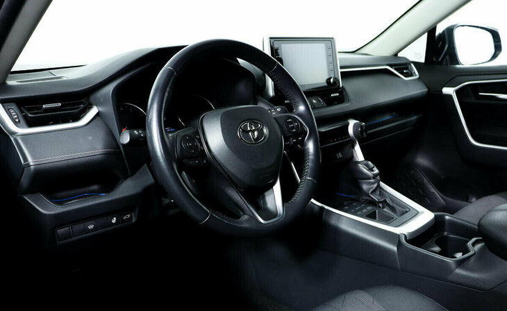 Toyota RAV4 - Фото 7