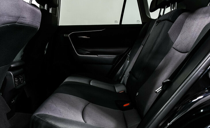 Toyota RAV4 - Фото 12