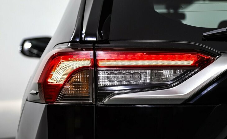 Toyota RAV4 - Фото 6