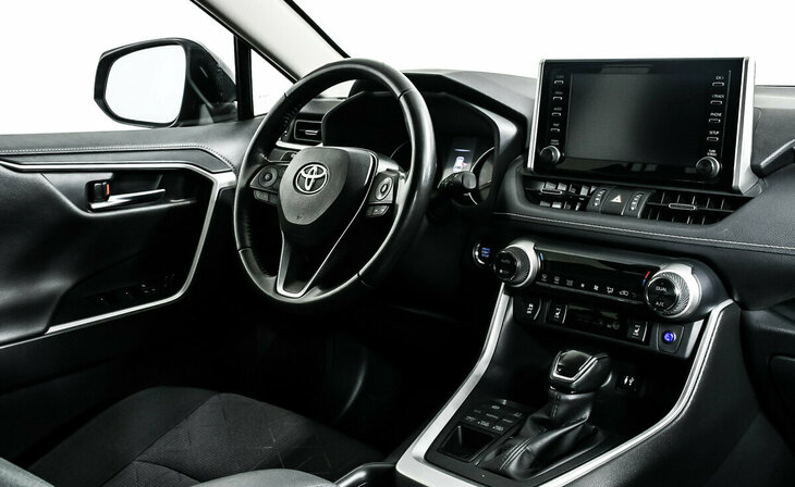 Toyota RAV4 - Фото 8