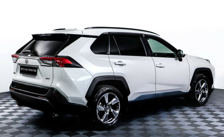 Toyota RAV4 - Фото 4