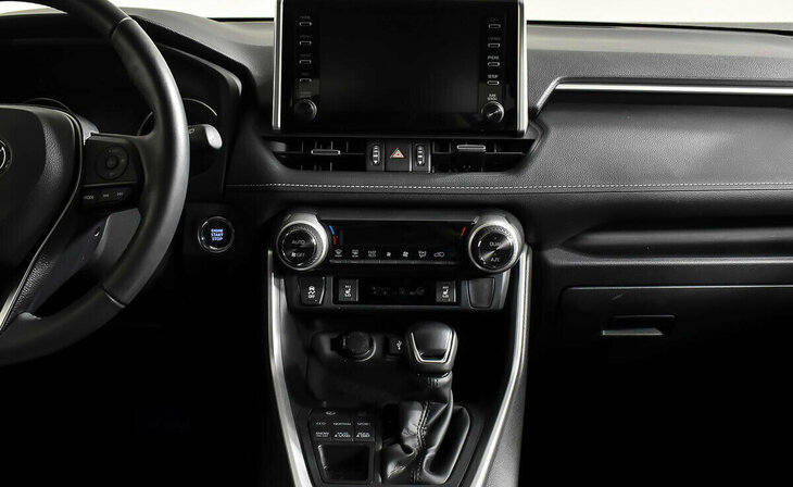 Toyota RAV4 - Фото 11