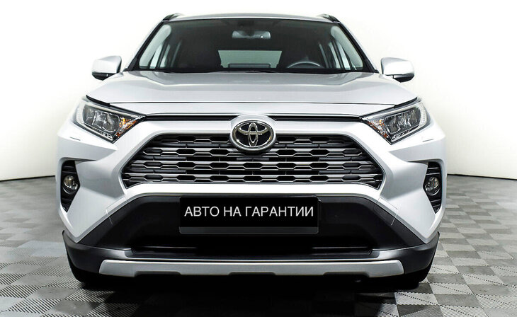 Toyota RAV4 - Фото 1