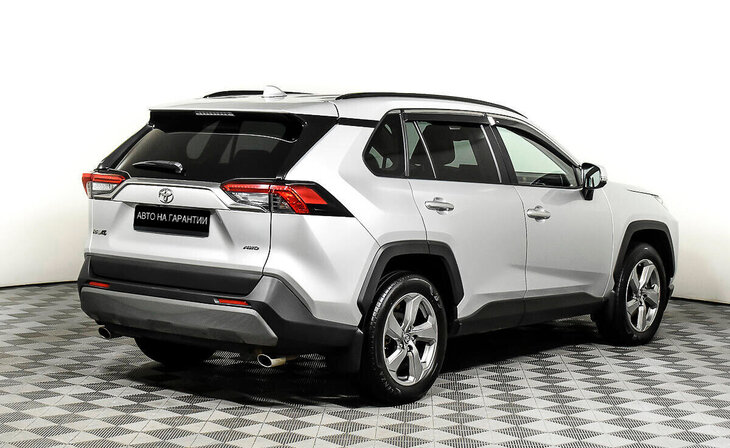 Toyota RAV4 - Фото 4