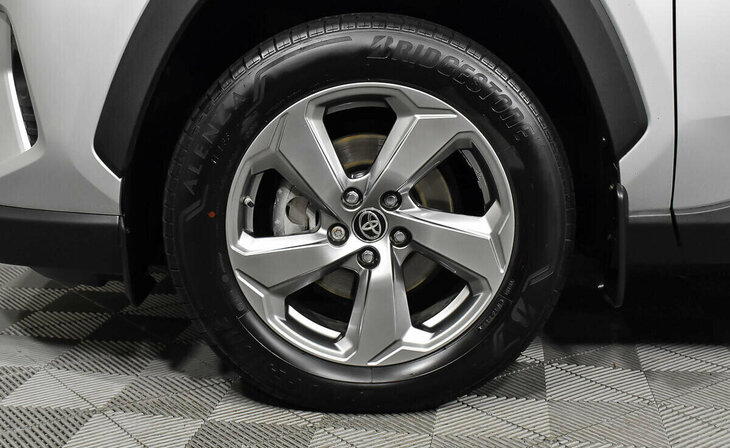 Toyota RAV4 - Фото 6