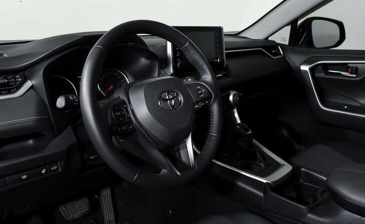 Toyota RAV4 - Фото 11