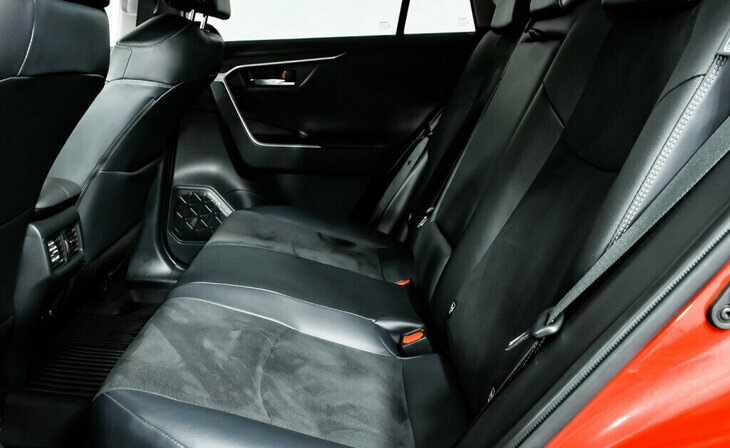 Toyota RAV4 - Фото 13