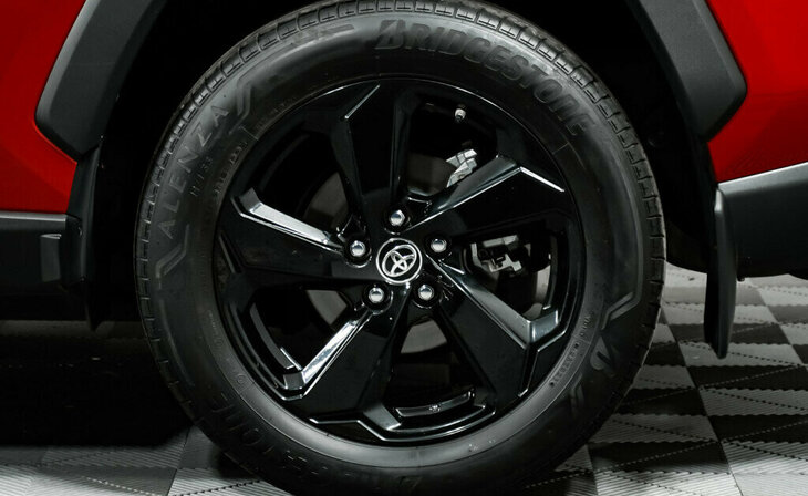 Toyota RAV4 - Фото 7