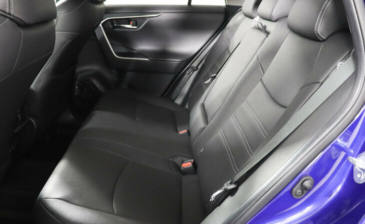 Toyota RAV4 - Фото 10