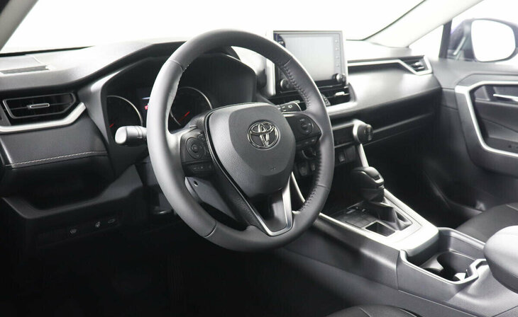 Toyota RAV4 - Фото 7