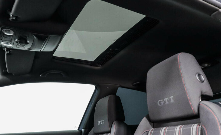 Volkswagen Golf GTI - Фото 9