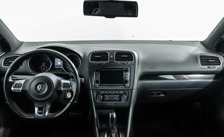 Volkswagen Golf GTI - Фото 5
