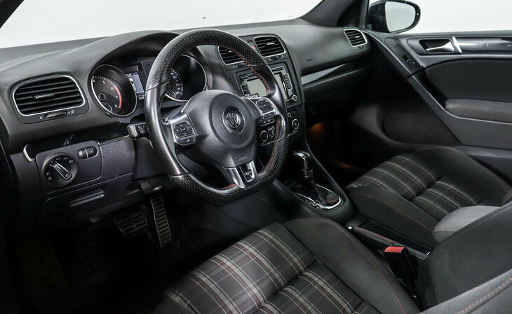 Volkswagen Golf GTI - Фото 6