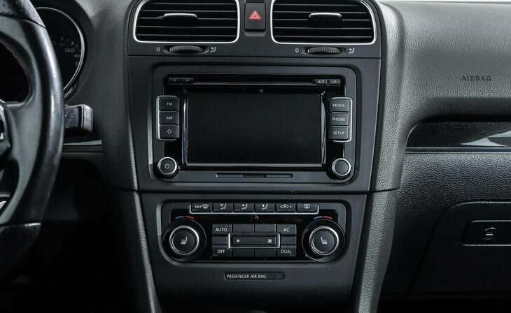 Volkswagen Golf GTI - Фото 7