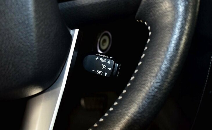 Toyota Fortuner - Фото 9