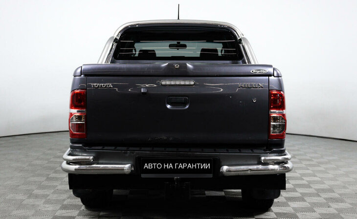 Toyota Hilux - Фото 3