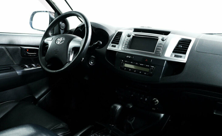 Toyota Hilux - Фото 4