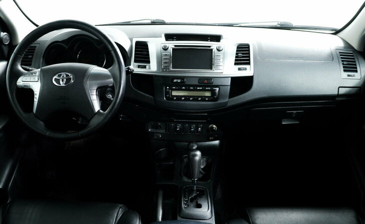 Toyota Hilux - Фото 5