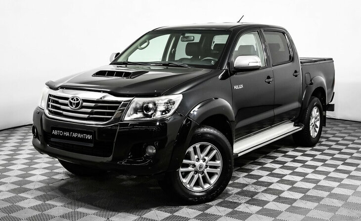Toyota Hilux - Фото 0