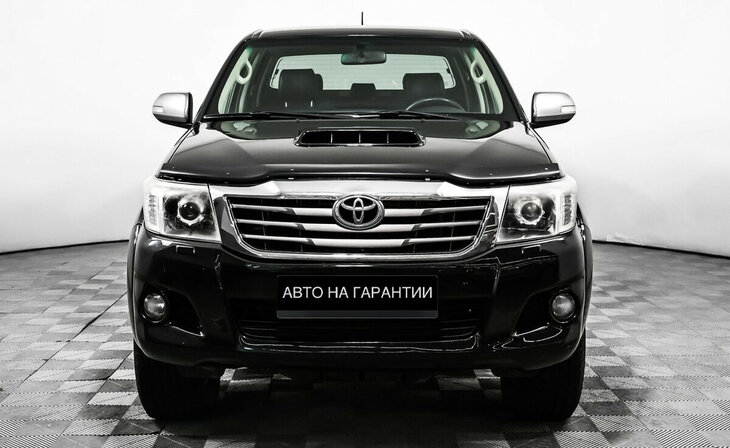 Toyota Hilux - Фото 1