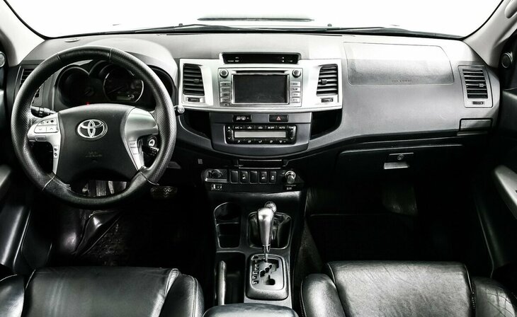 Toyota Hilux - Фото 5