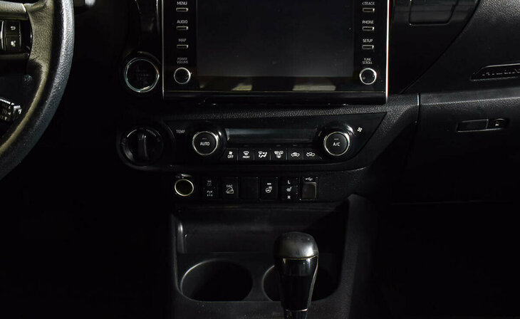 Toyota Hilux - Фото 9