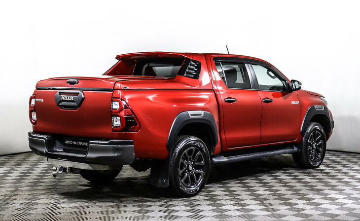Toyota Hilux - Фото 2