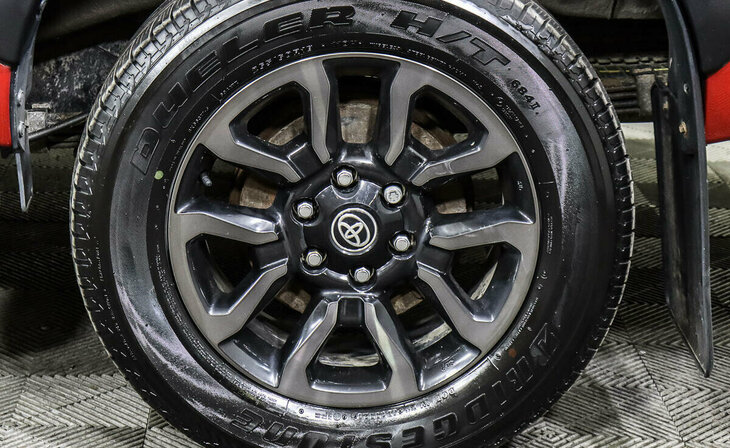 Toyota Hilux - Фото 4