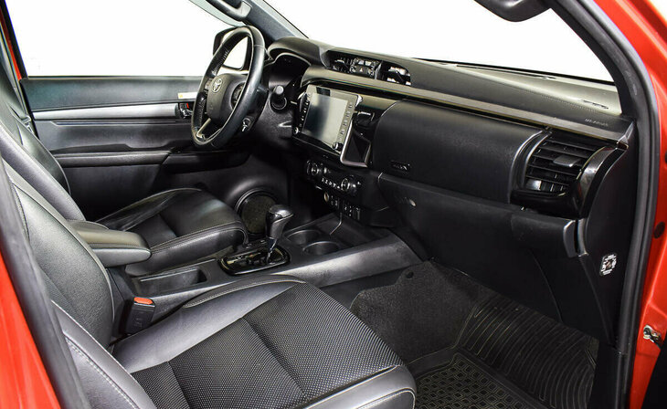 Toyota Hilux - Фото 5