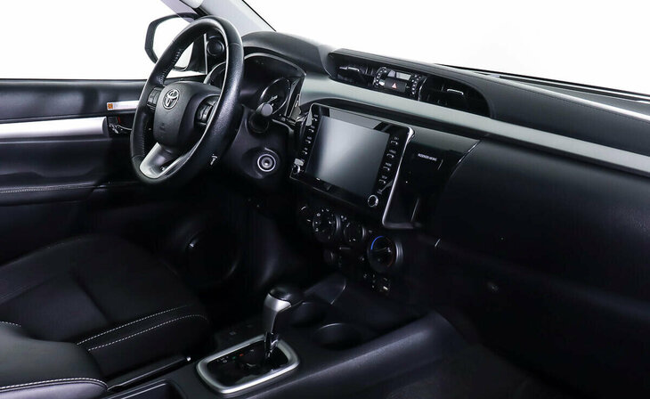 Toyota Hilux - Фото 9