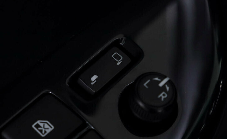 Toyota Hilux - Фото 15