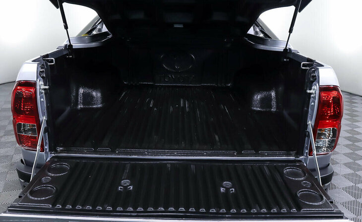 Toyota Hilux - Фото 17