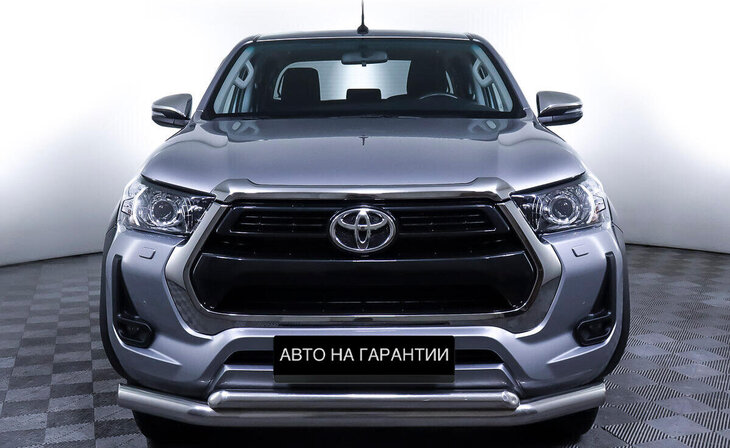 Toyota Hilux - Фото 1
