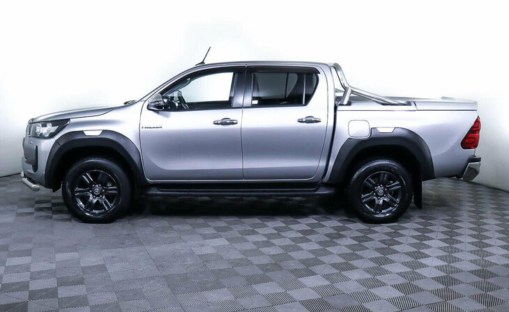 Toyota Hilux - Фото 2