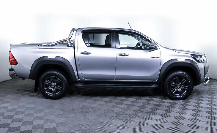 Toyota Hilux - Фото 3