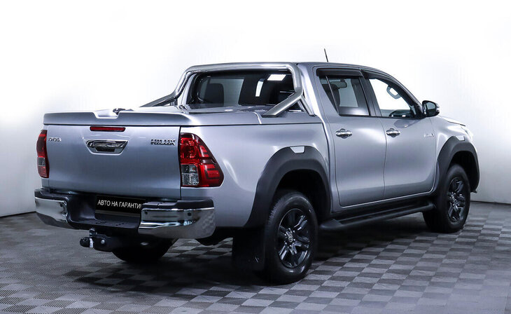 Toyota Hilux - Фото 4