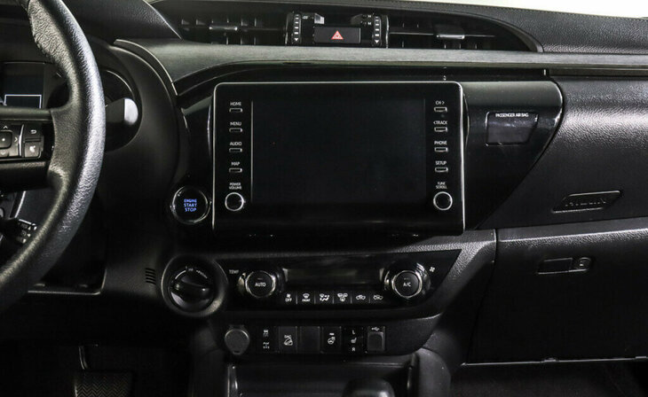 Toyota Hilux - Фото 13