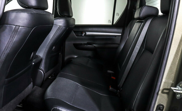 Toyota Hilux - Фото 17
