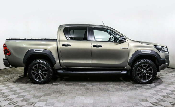 Toyota Hilux - Фото 3