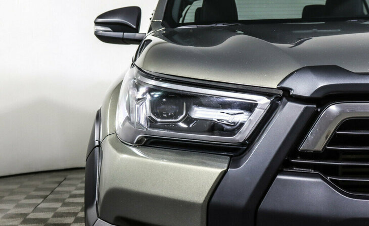 Toyota Hilux - Фото 6
