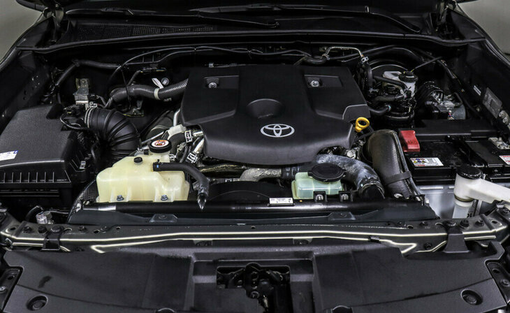 Toyota Hilux - Фото 7