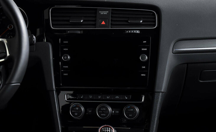 Volkswagen Golf GTI - Фото 13