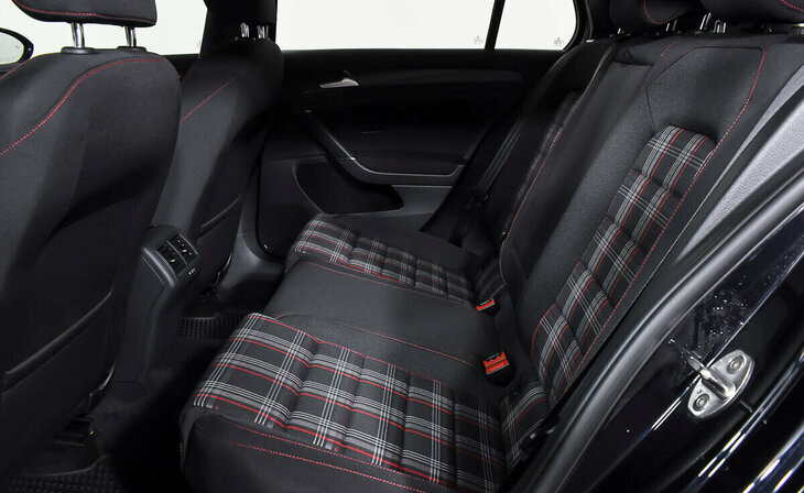 Volkswagen Golf GTI - Фото 17