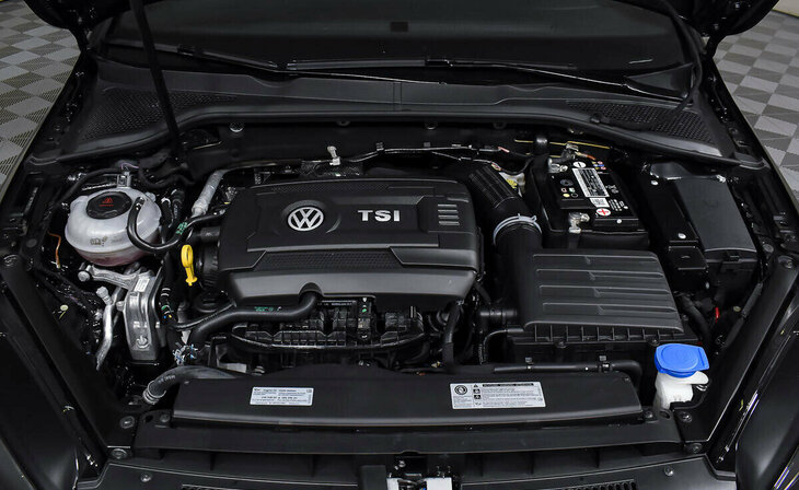 Volkswagen Golf GTI - Фото 7